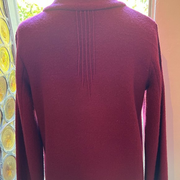 Designer Cullen, boucle, burgundy, light weight, wool jacket. - Picture 3 of 5